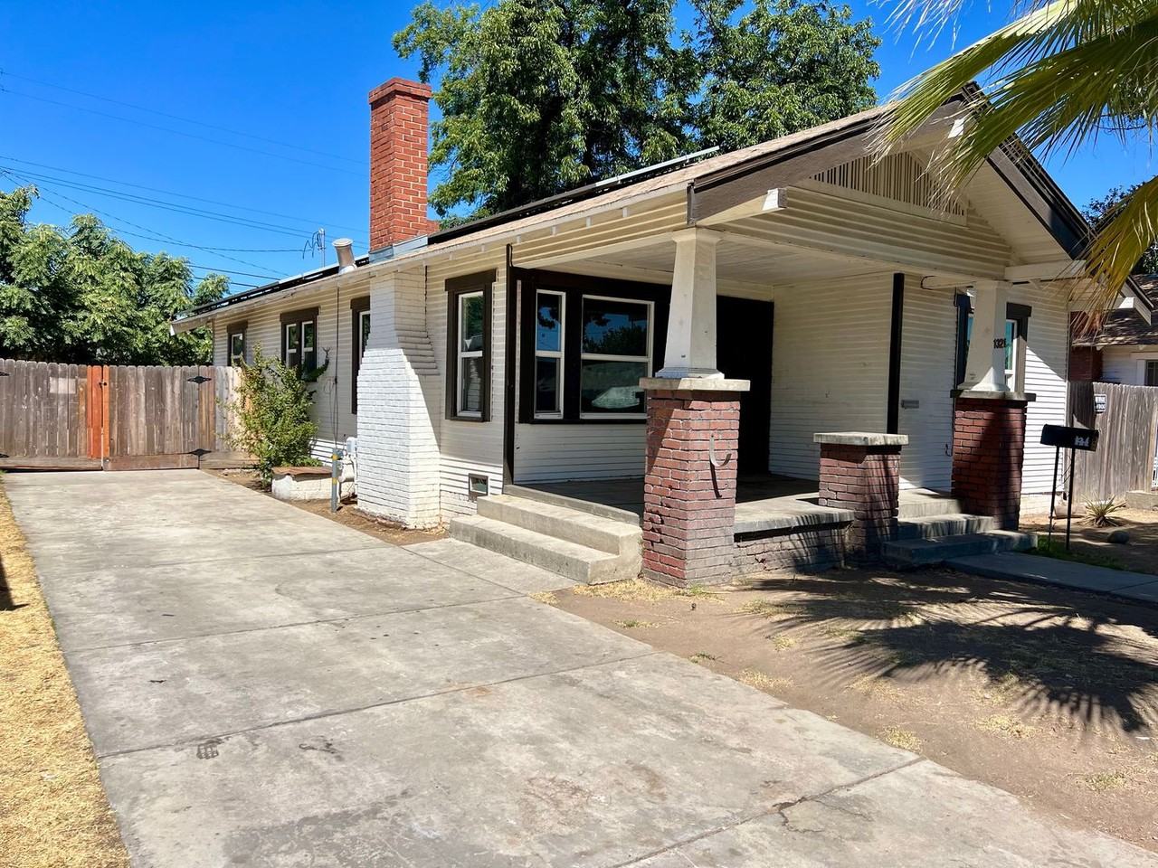 1321 N Calaveras St - Photo 2 of 20