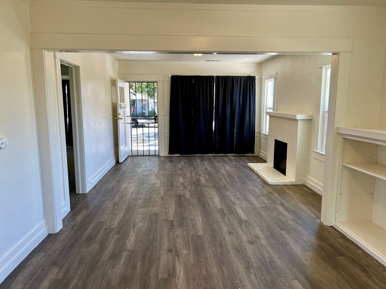 1321 N Calaveras St - Photo 4 of 20
