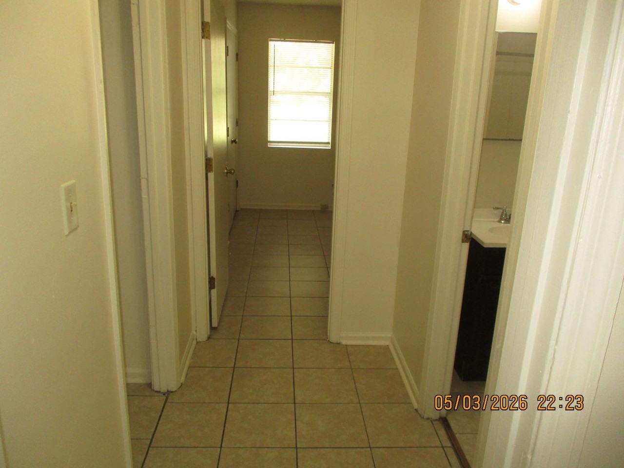1125 University St Apt B - Photo 7 of 9