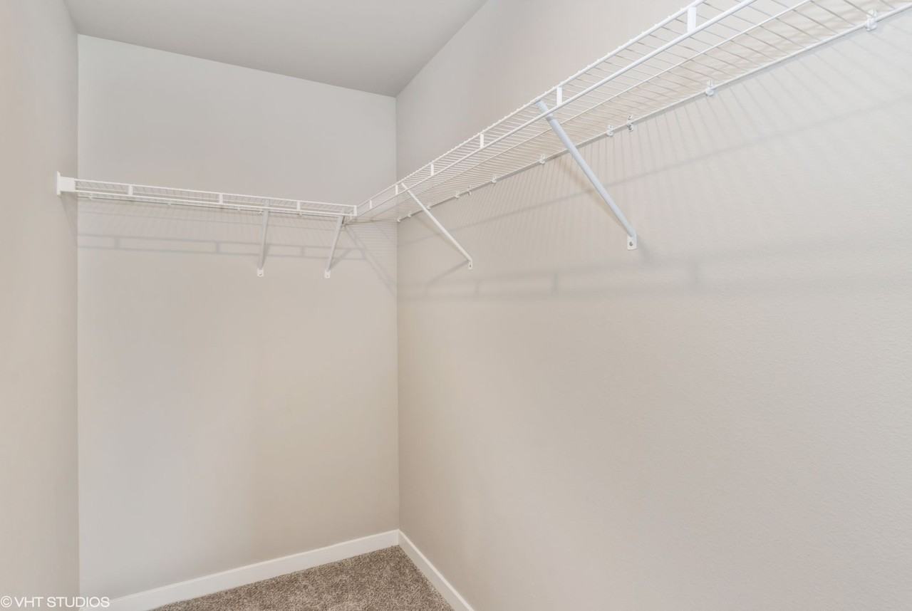 141 Clark Dr Sw #4 - Photo 4 of 11