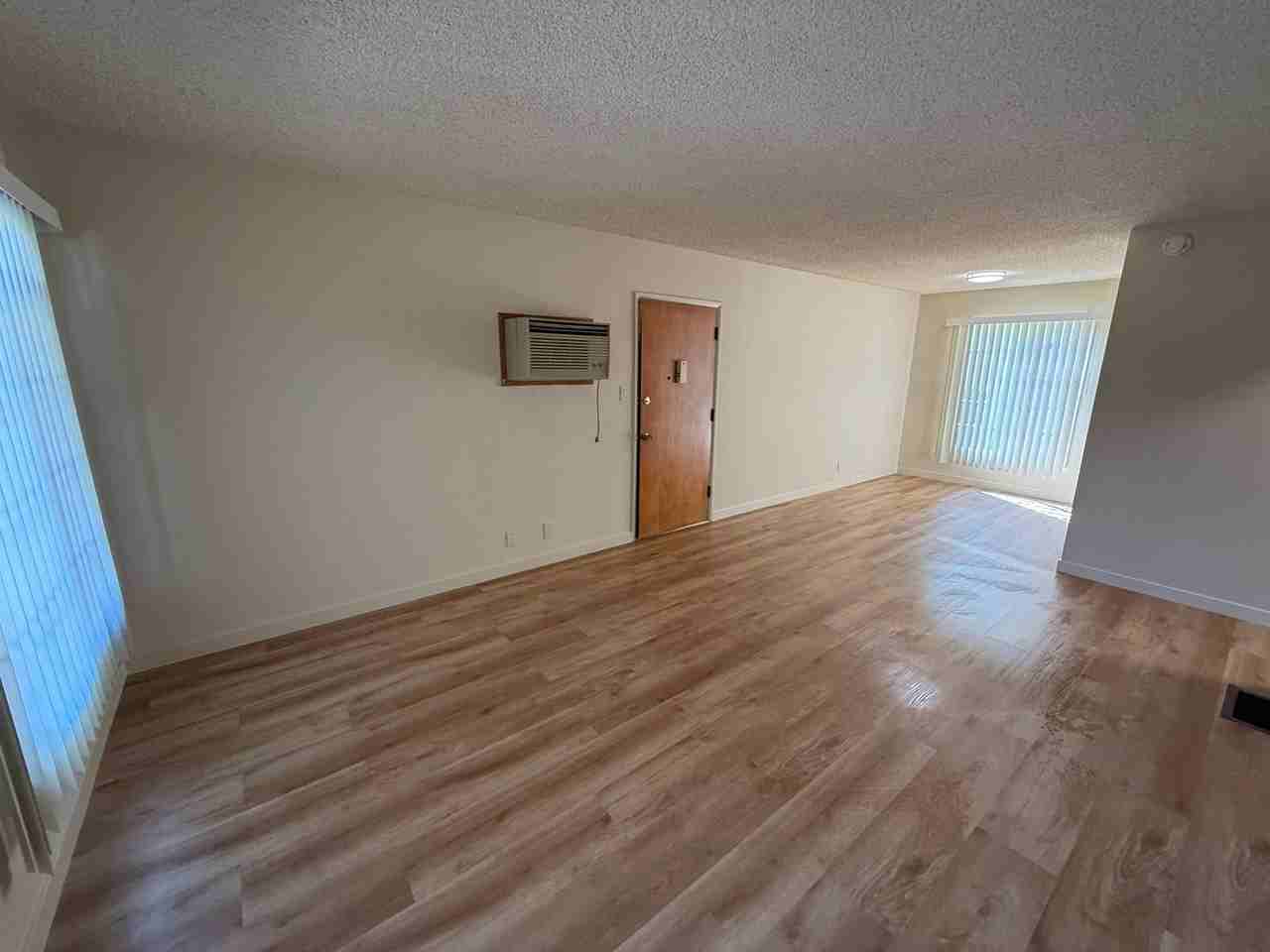 1133 Spazier Ave - Photo 3 of 19