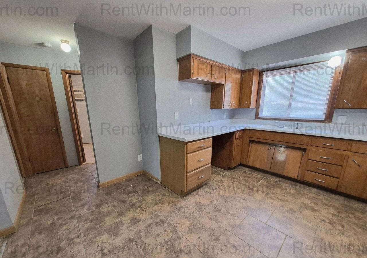 237 Miriam Dr - Photo 5 of 12