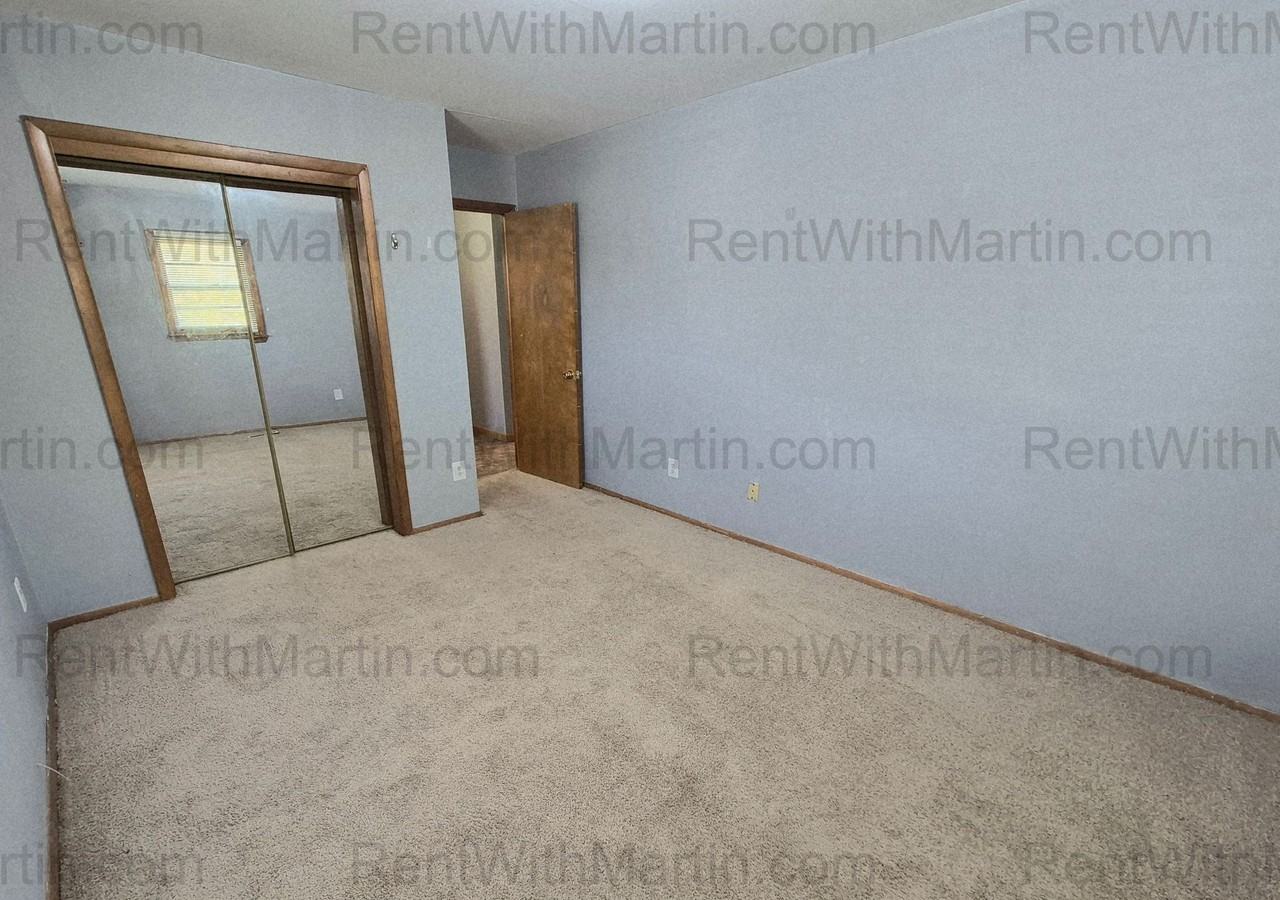 237 Miriam Dr - Photo 7 of 12