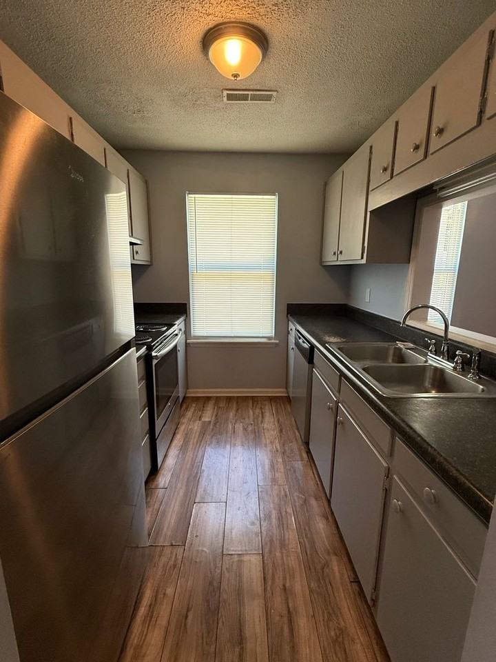 168 Dorchester Manor Blvd - Photo 7 of 27