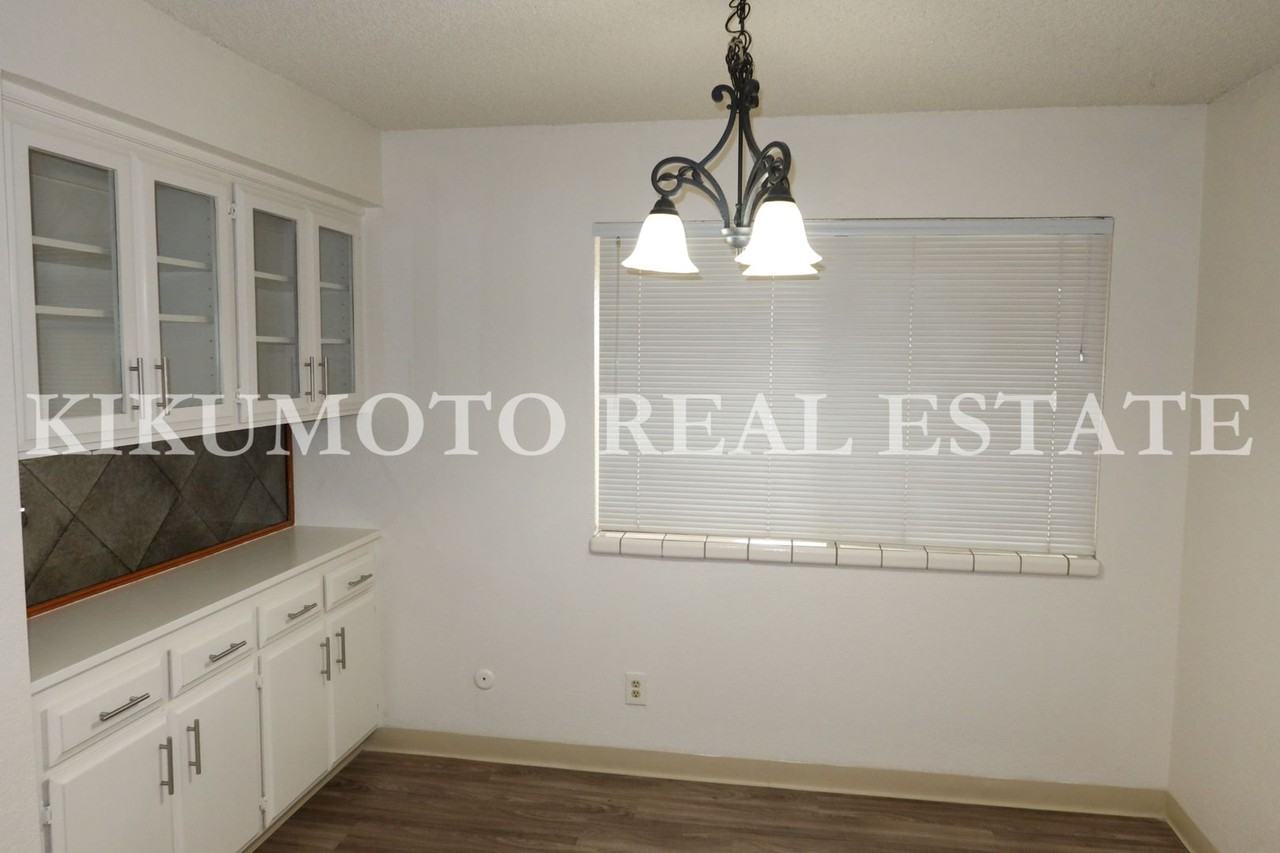 119 Parkshore Cir - Photo 4 of 23