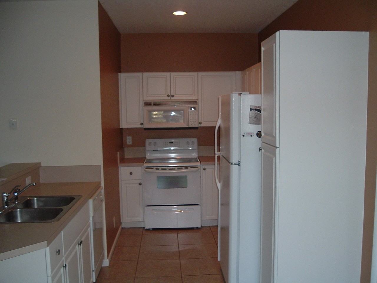 12572 Shoreline Dr - Photo 2 of 7