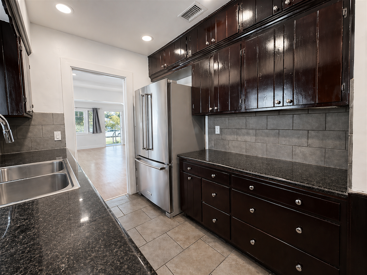 5434 Adams Ave - Photo 6 of 24