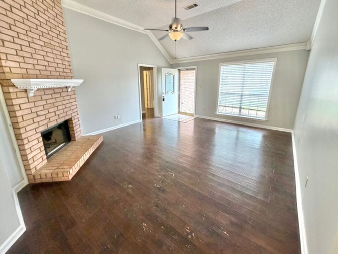 4744 Calgary Cv - Photo 3 of 11