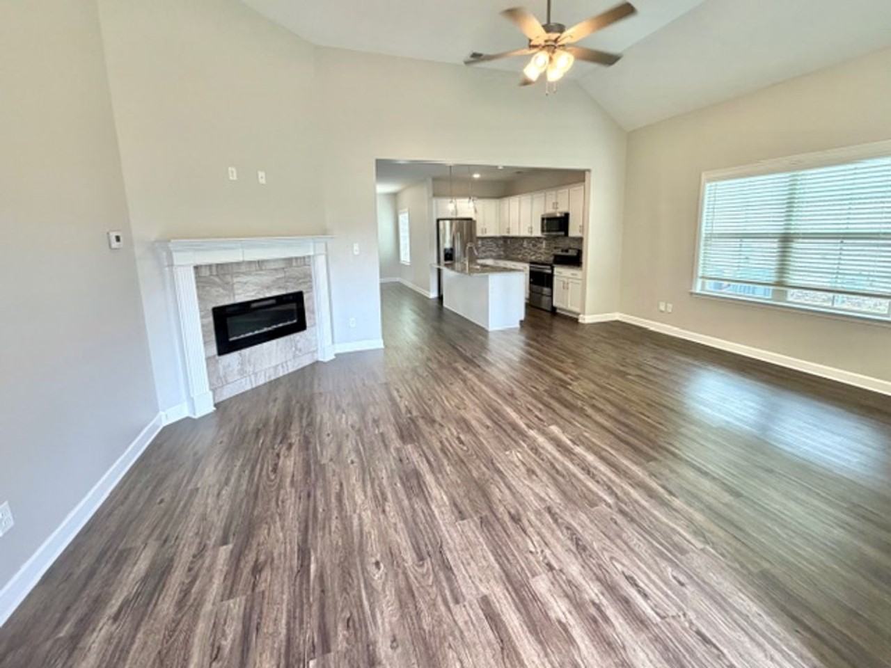 340 Azalea Dr - Photo 3 of 12