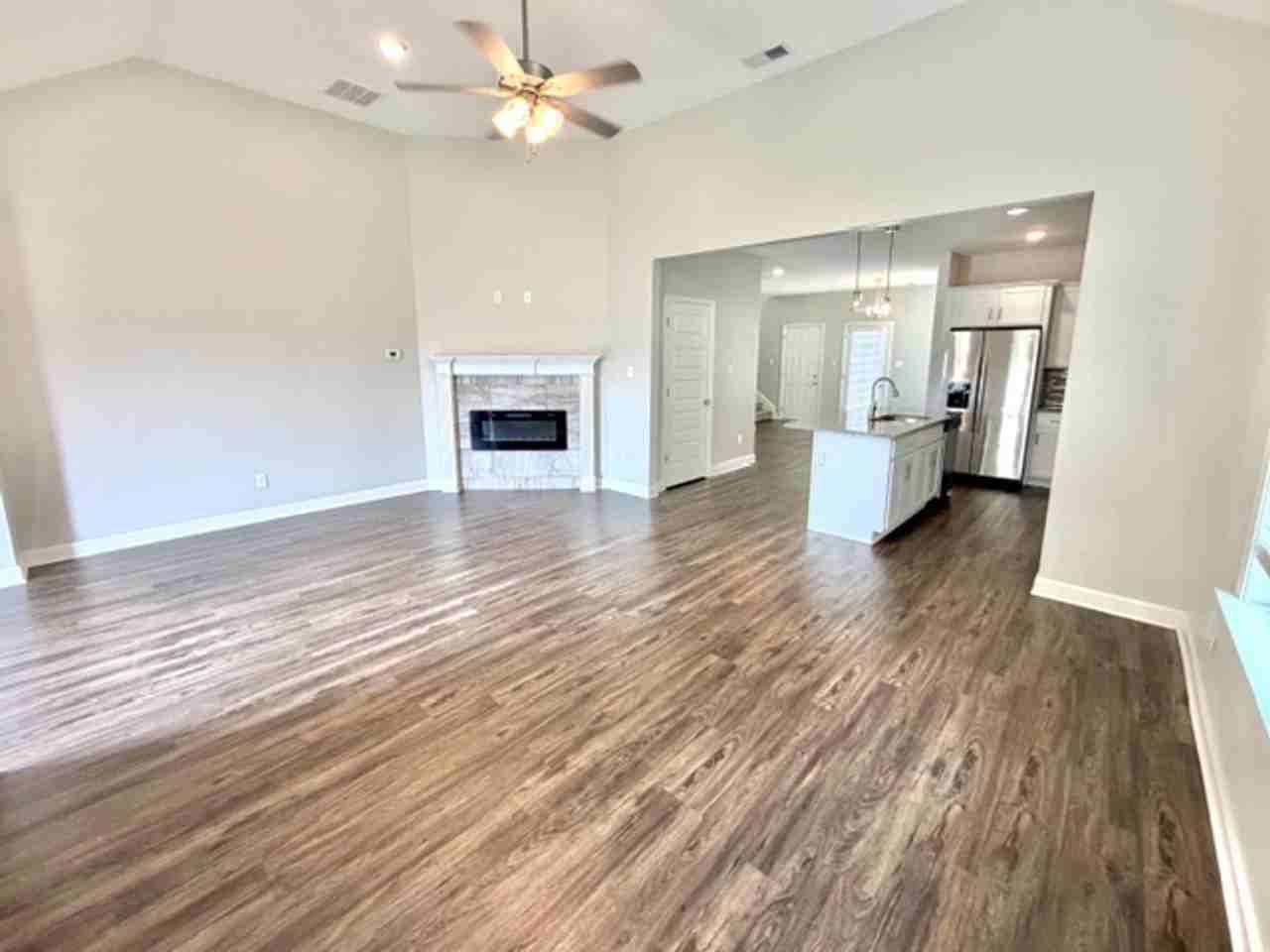 340 Azalea Dr - Photo 4 of 12