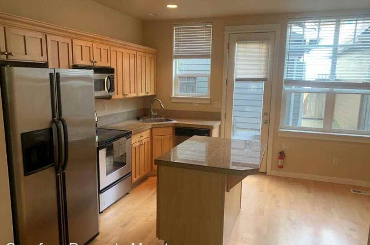 8628 Se 9th Ave #12 - Photo 2 of 16