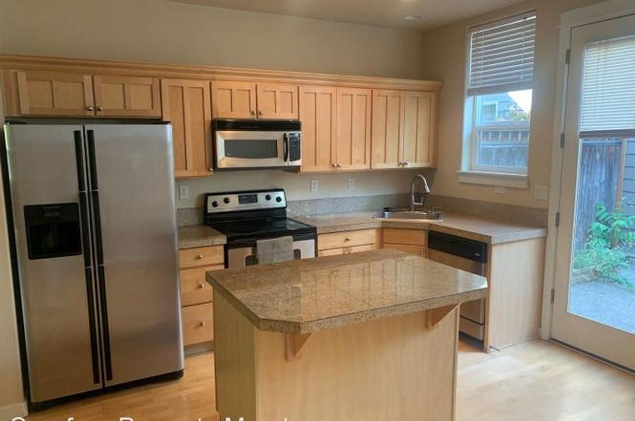 8628 Se 9th Ave #12 - Photo 3 of 16