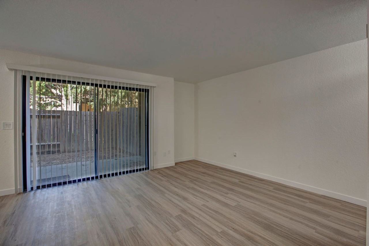 811 F Street - Photo 5 of 50
