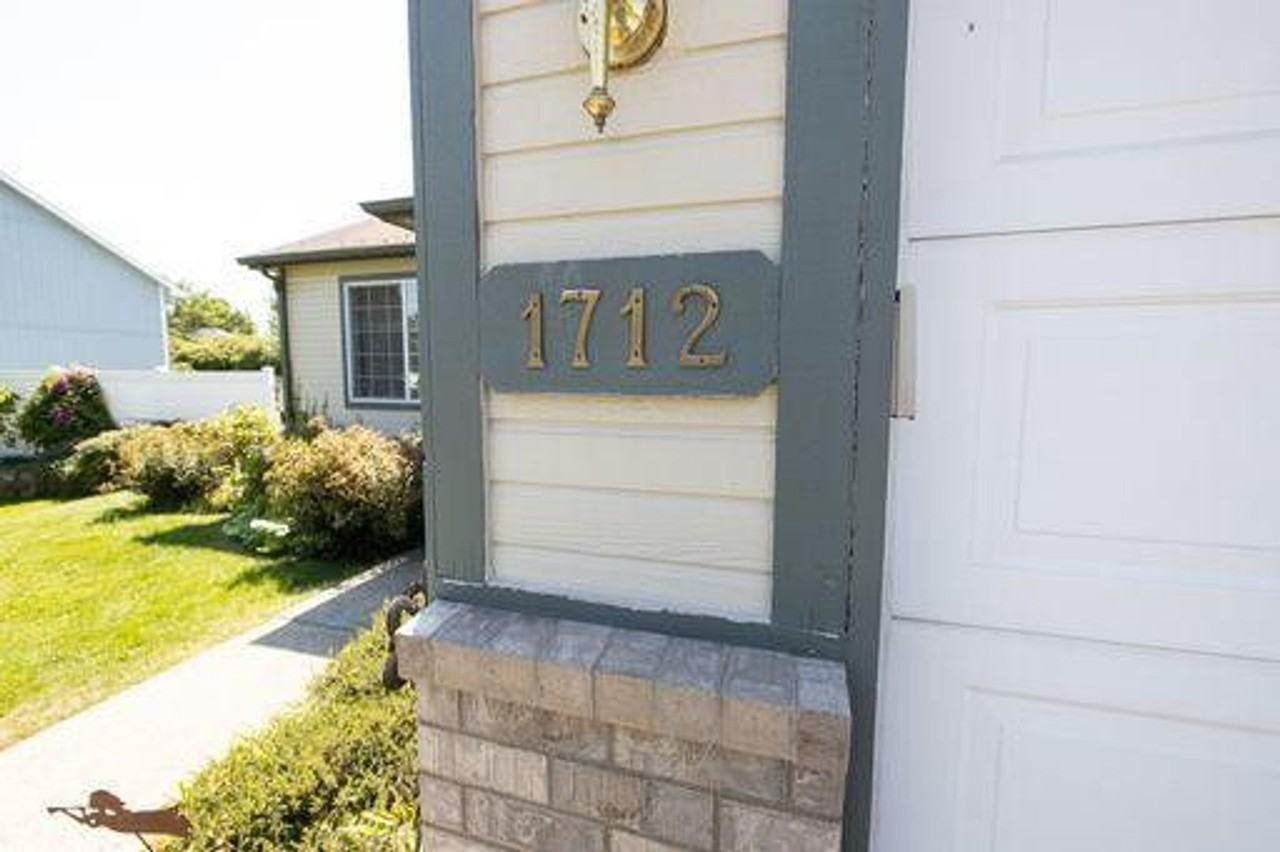 1712 W Durham Dr - Photo 3 of 17
