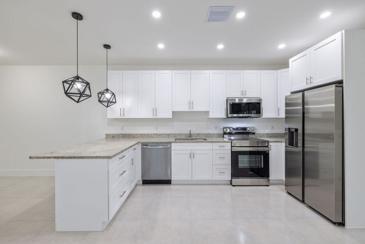 11238 Sw 187th St - Photo 4 of 7
