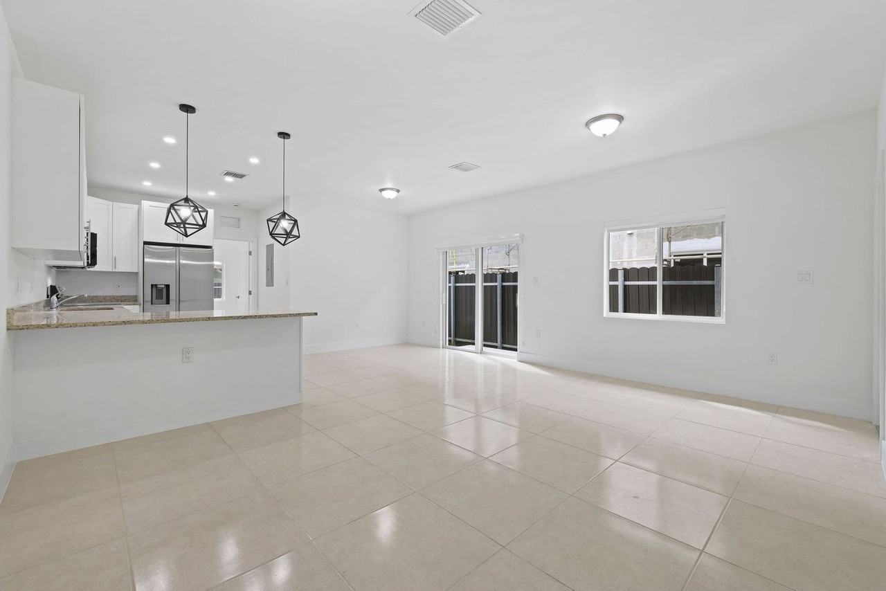 11238 Sw 187th St - Photo 5 of 7