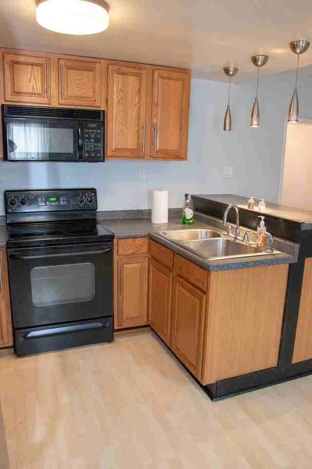 1821 Edwards Way - Photo 2 of 15