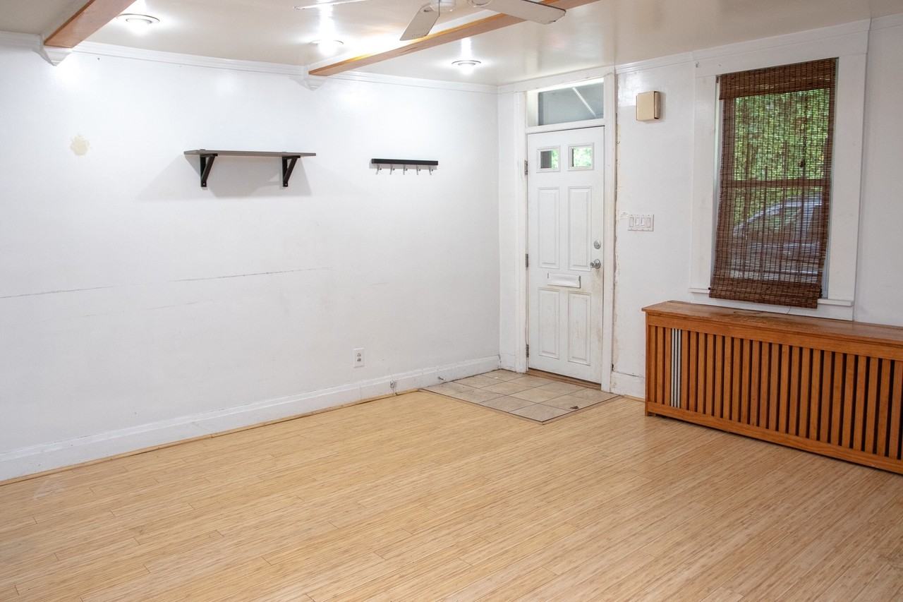 1821 Edwards Way - Photo 3 of 15