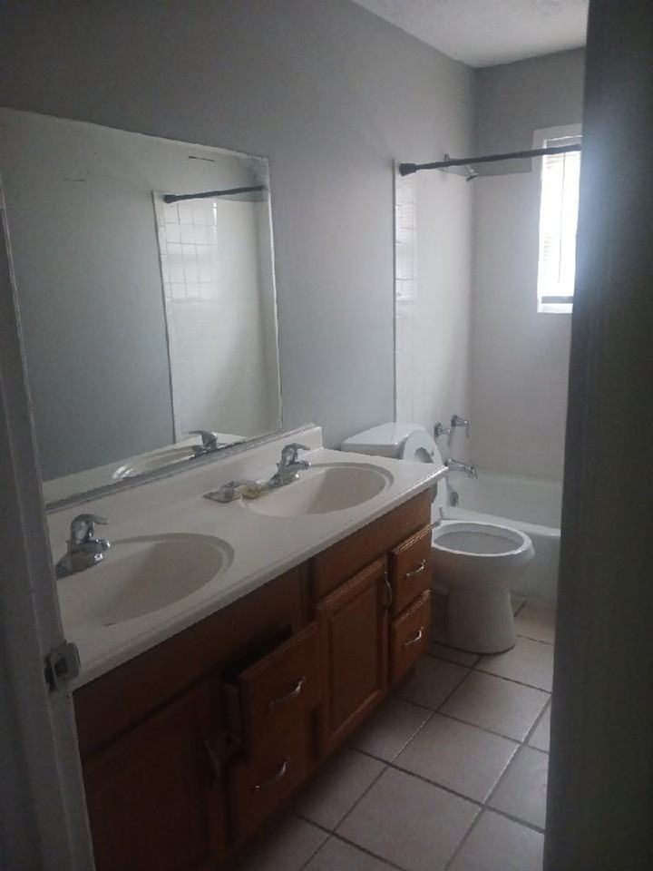 4414 Tara Gale Ct - Photo 5 of 17