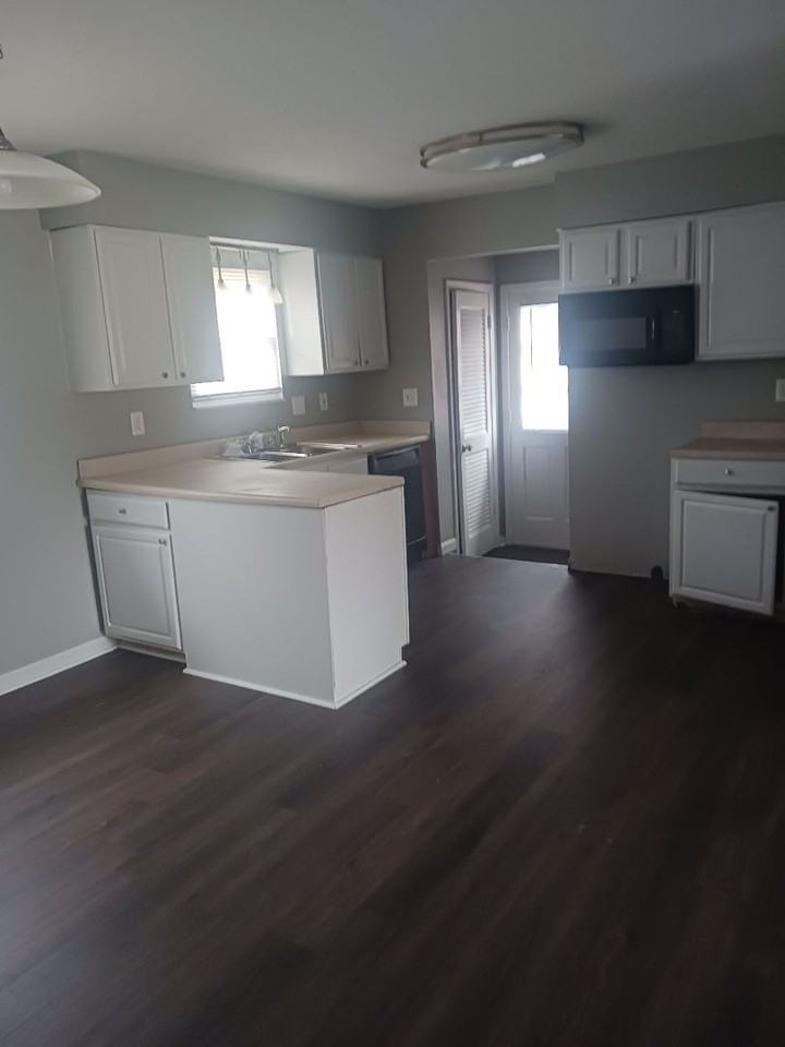 4414 Tara Gale Ct - Photo 7 of 17