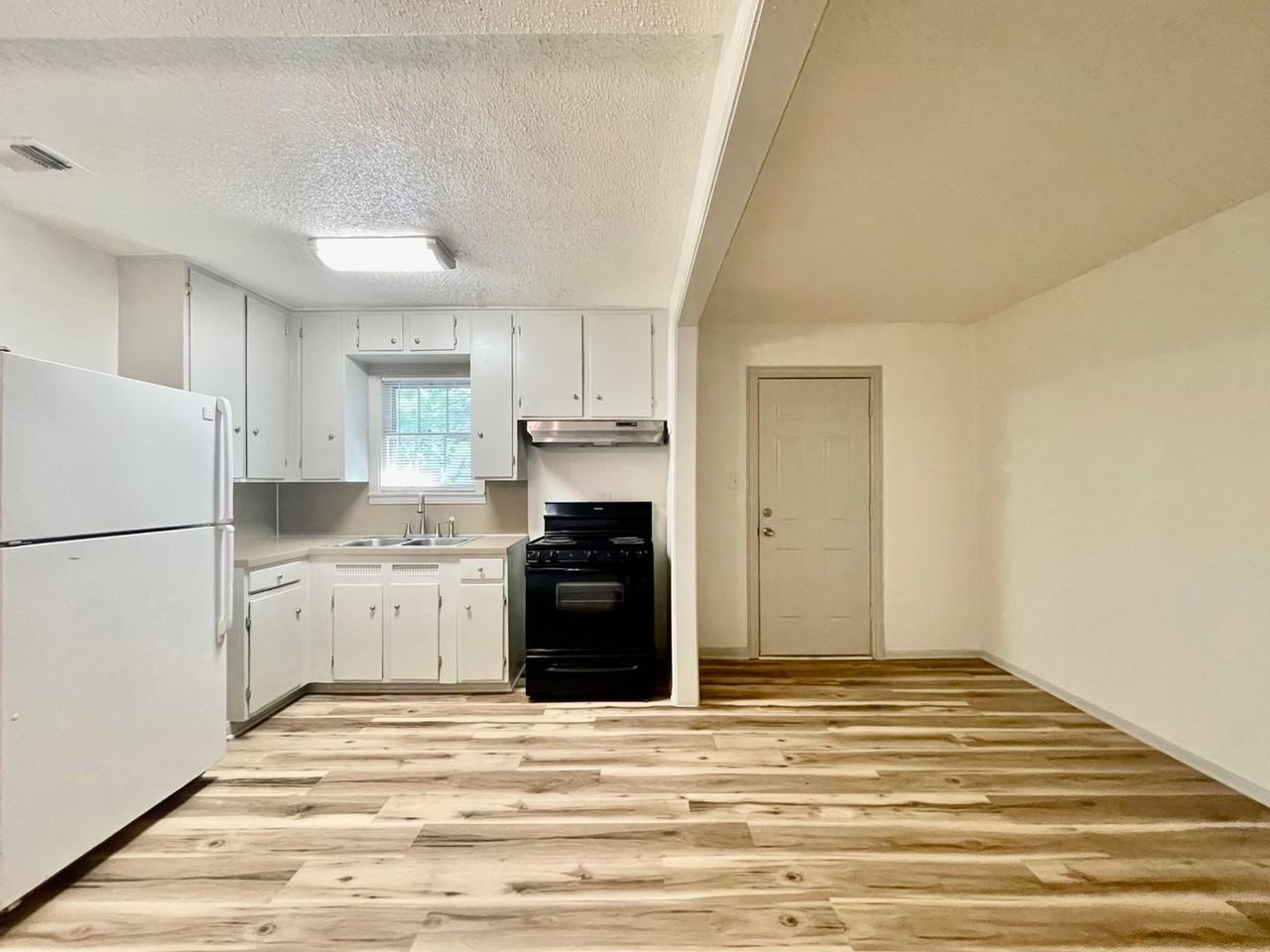 619 Barbara Dr - Photo 5 of 13