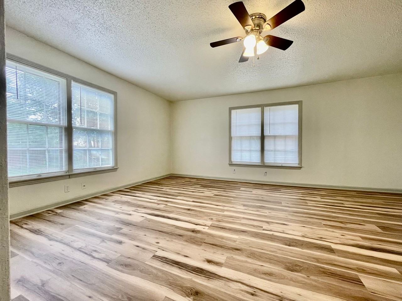 619 Barbara Dr - Photo 6 of 13