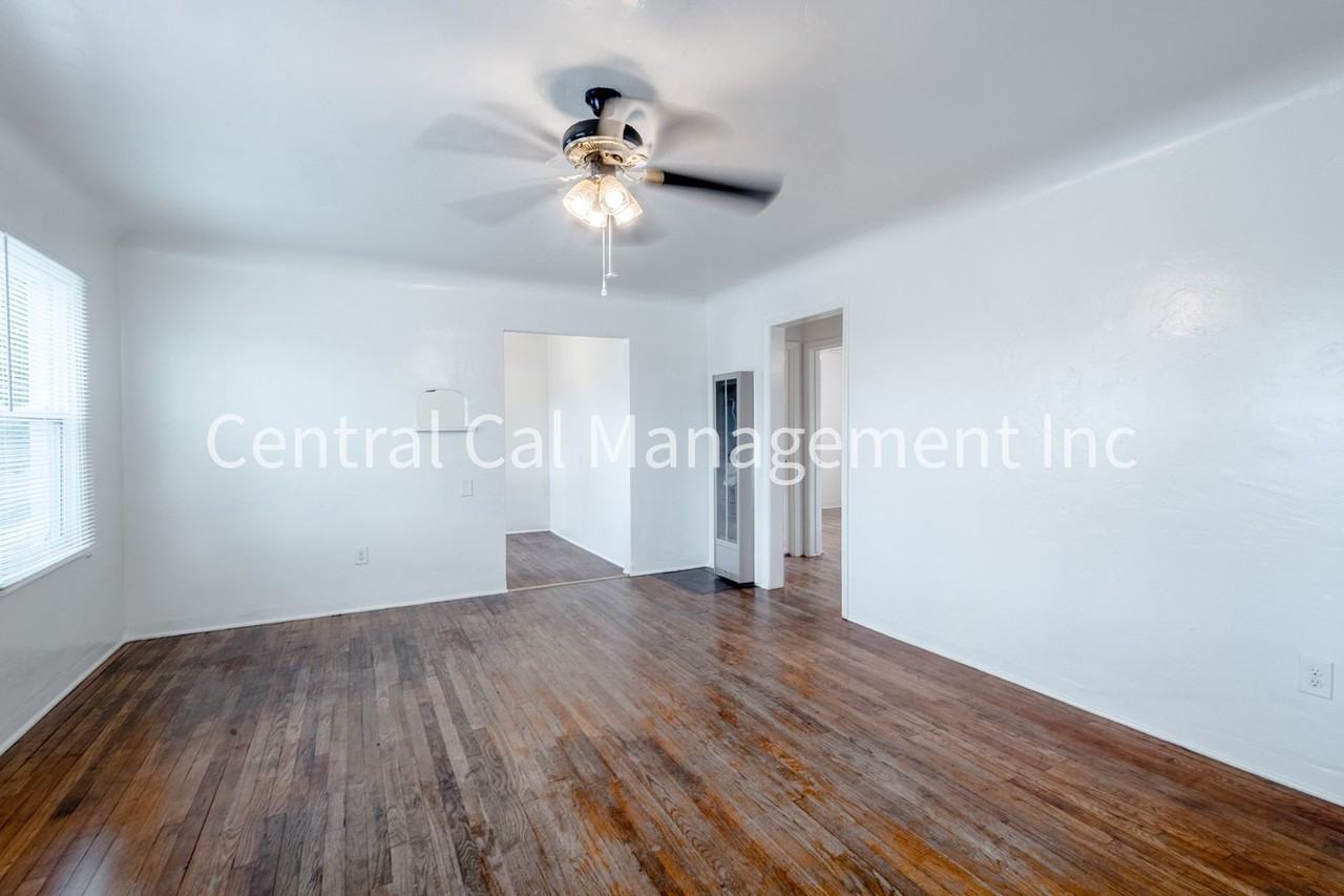 2124 Pacific St - Photo 4 of 15