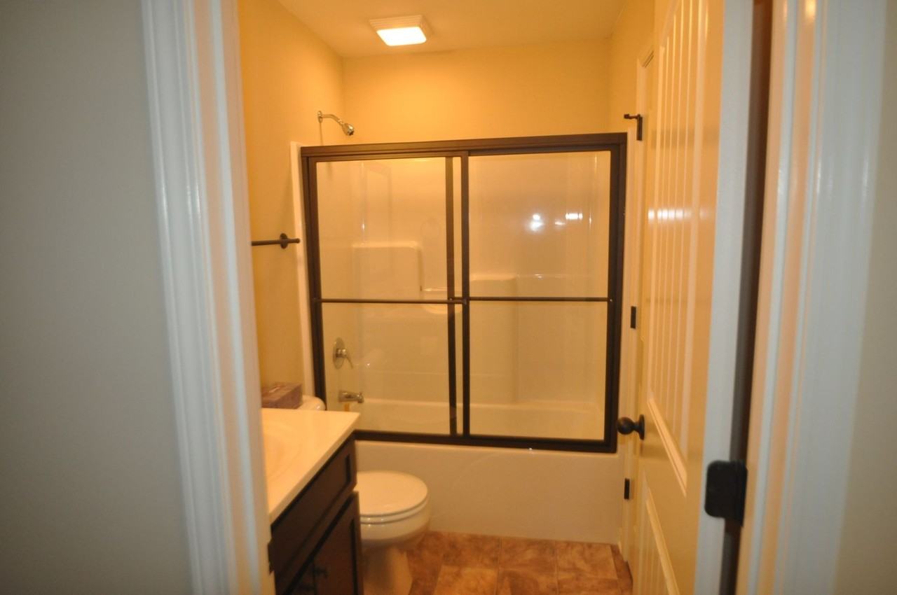 142 Vineland Parkway Dr - Photo 7 of 21
