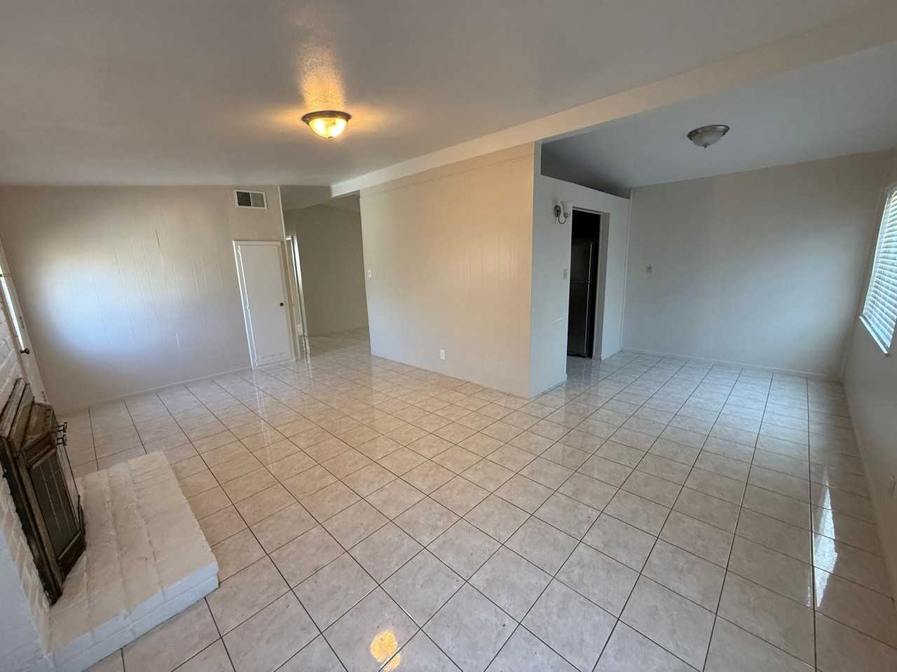 36756 Charles St - Photo 6 of 17