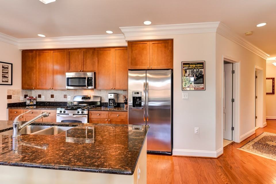 1115 Cameron St #316 - Photo 5 of 31