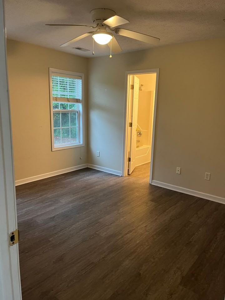 4508 Alder Ridge Rd - Photo 3 of 11