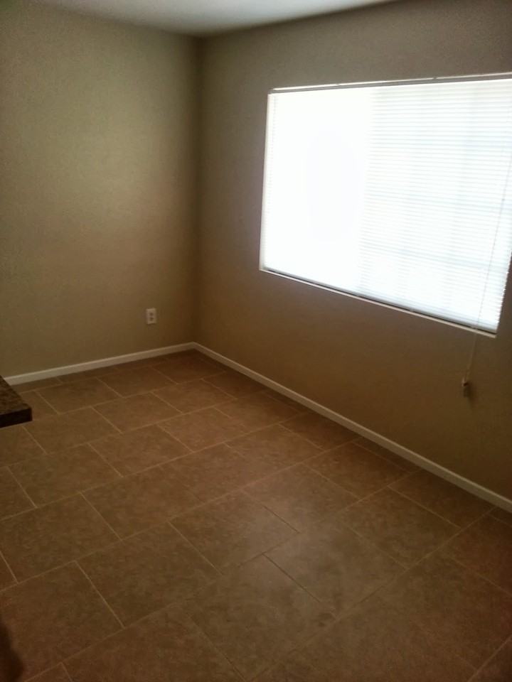 1860 Crystal Gem St - Photo 4 of 14