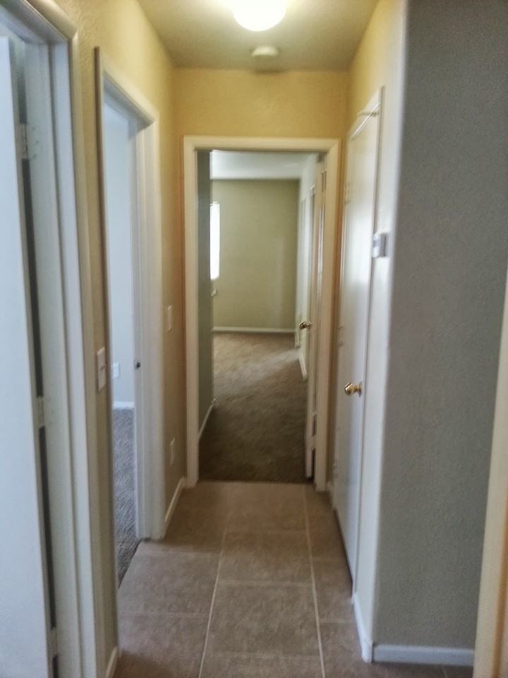 1860 Crystal Gem St - Photo 5 of 14
