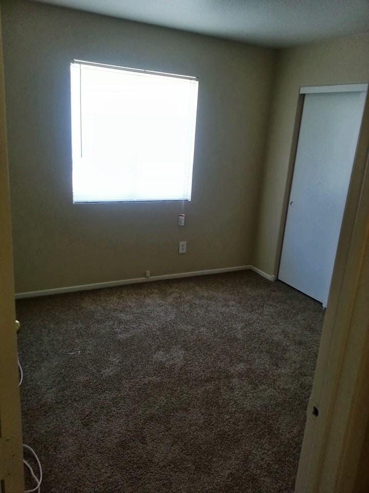 1860 Crystal Gem St - Photo 6 of 14