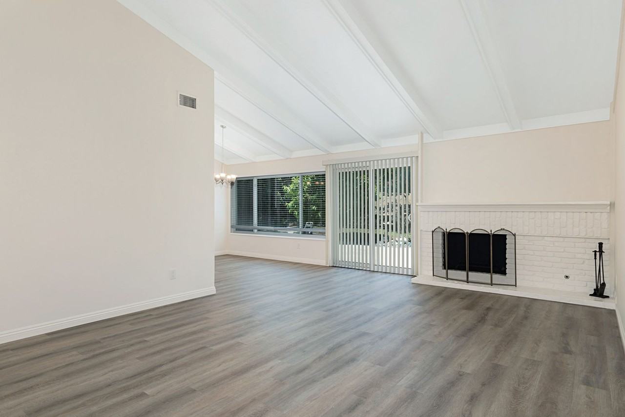12555 Pomerado Ct - Photo 4 of 33