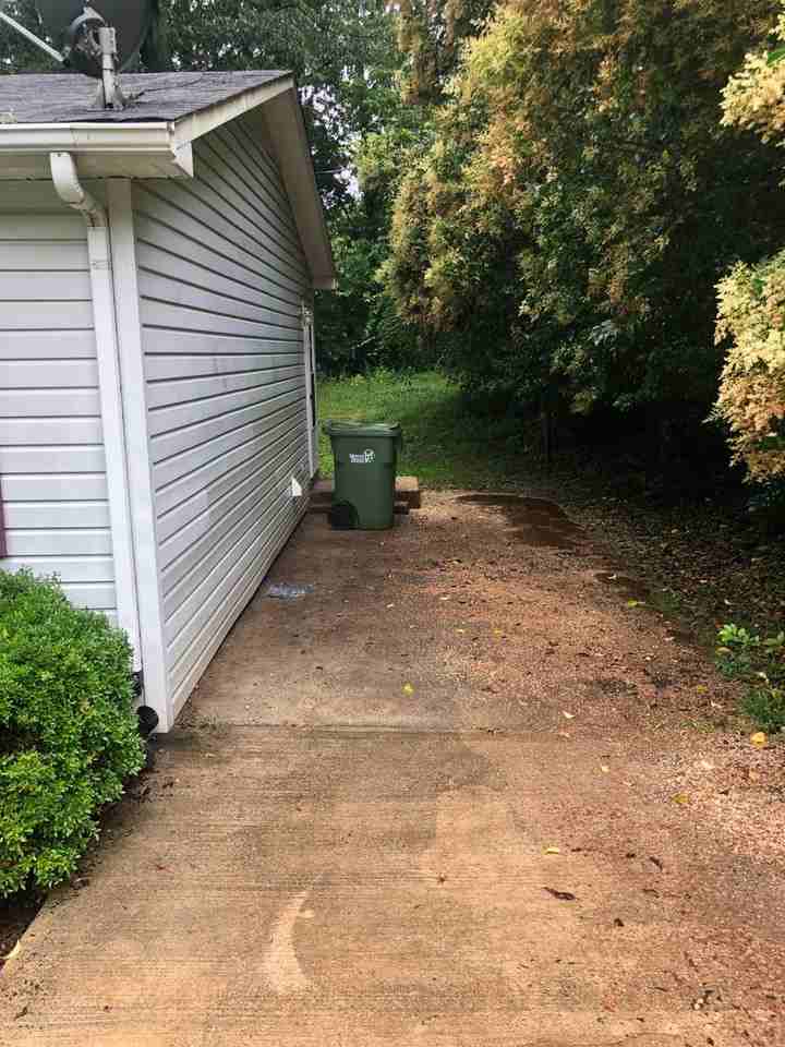 105 Julia St - Photo 3 of 18