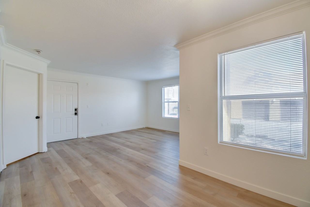 8101 W Flamingo Rd #1065 - Photo 3 of 18