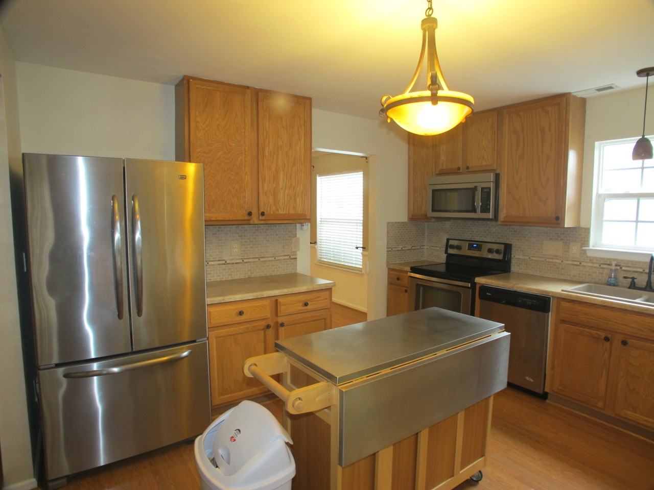 8007 Bristle Ln - Photo 4 of 22