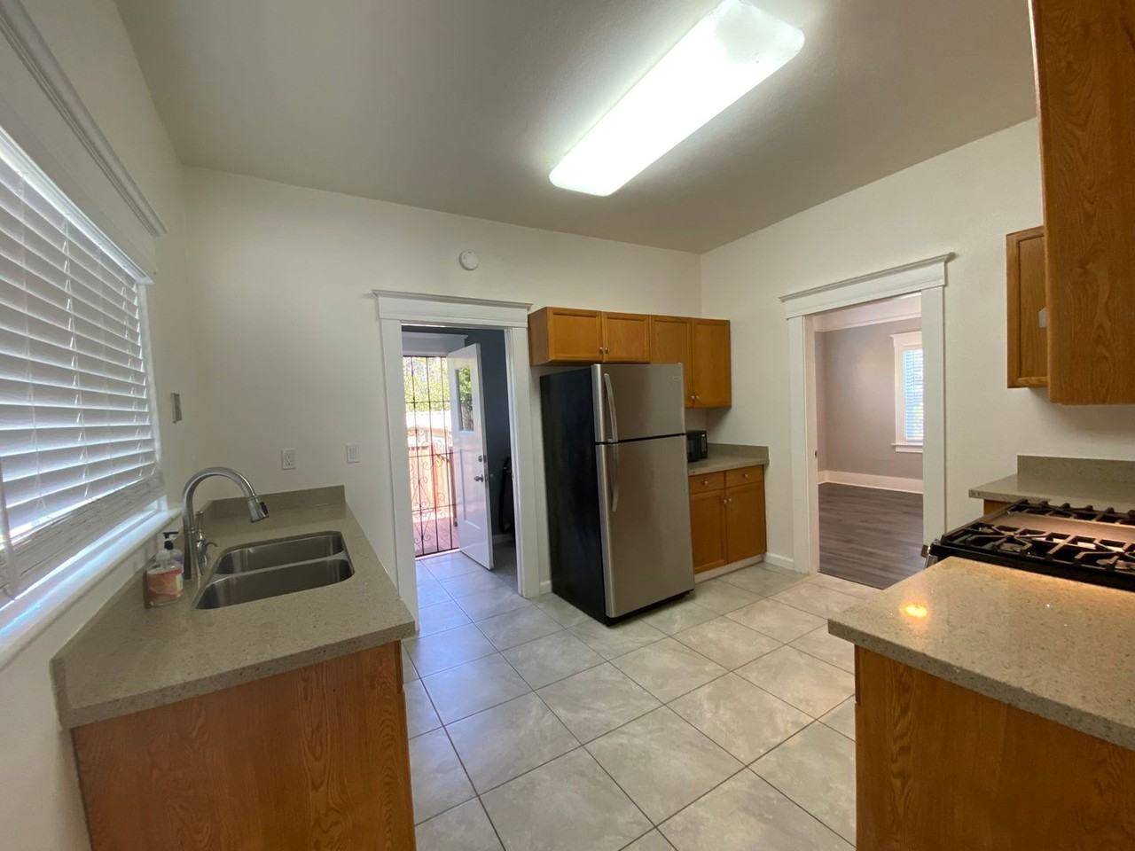 840 Aileen St - Photo 7 of 26