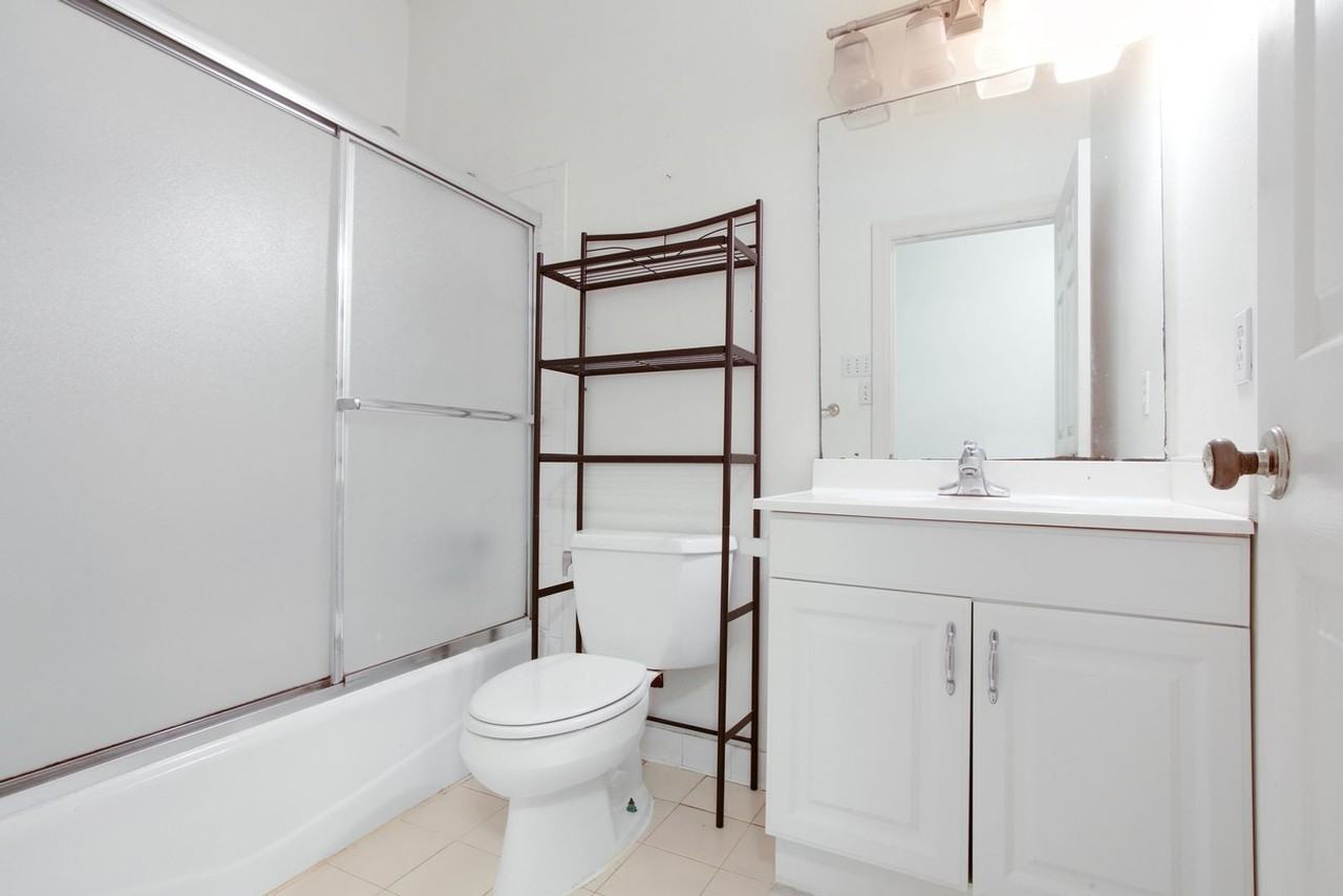 1300 Broadway St - Photo 4 of 10