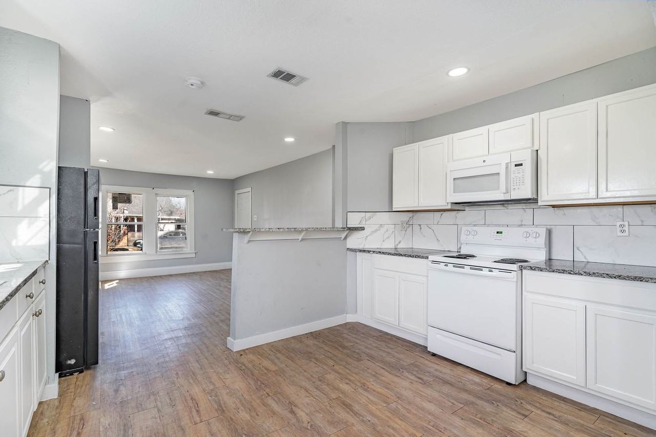 1406 Galloway Ave - Photo 2 of 10