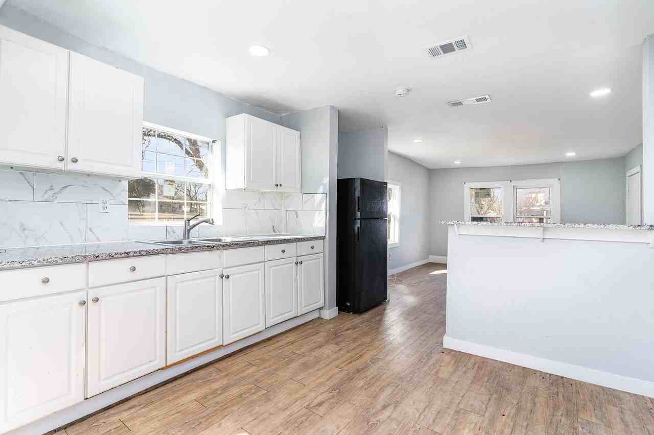 1406 Galloway Ave - Photo 3 of 10
