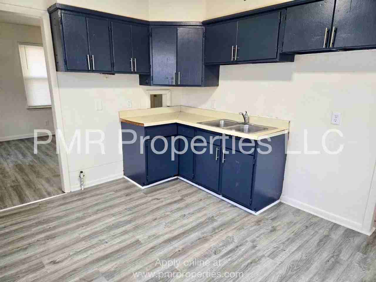 4504 Sioux St - Photo 3 of 10