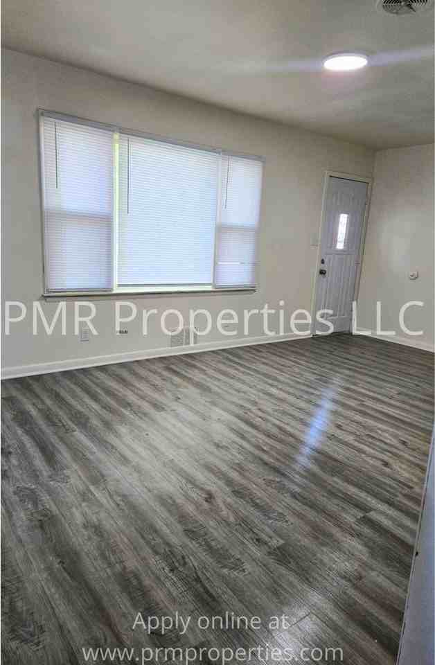 4504 Sioux St - Photo 4 of 10