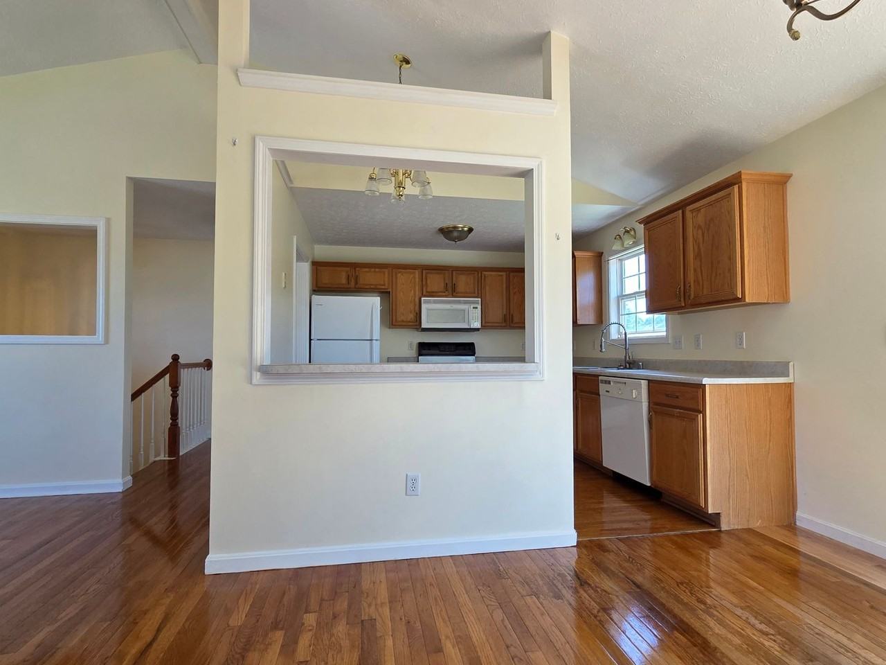 140 Byerly Blvd - Photo 5 of 25