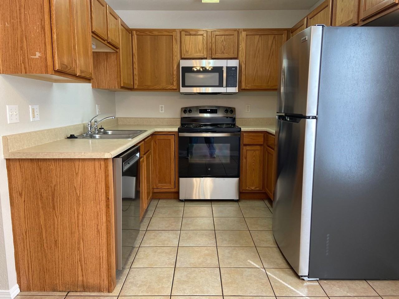 501 Twin Oaks - Photo 3 of 26