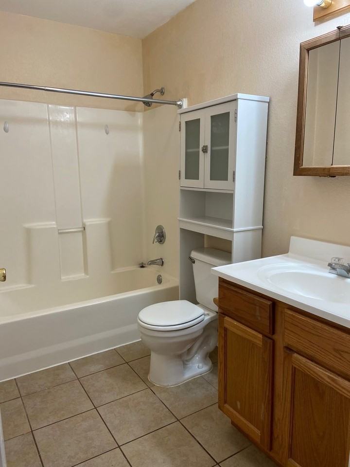 501 Twin Oaks - Photo 7 of 26