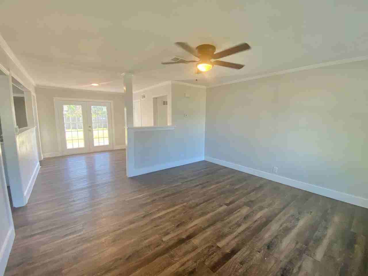 4304 32nd St - Photo 2 of 16