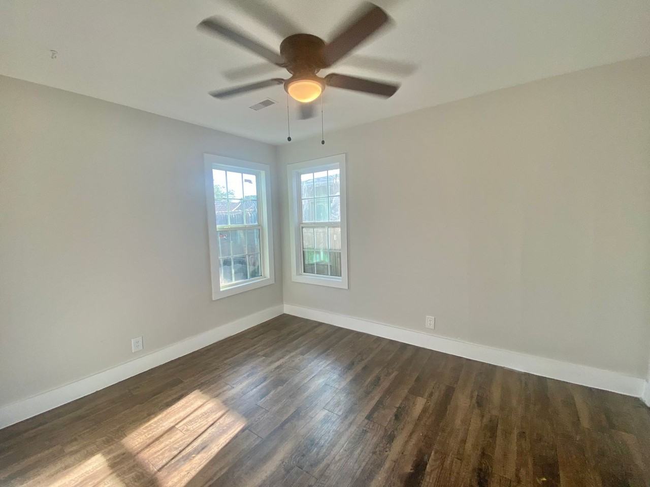 4304 32nd St - Photo 6 of 16