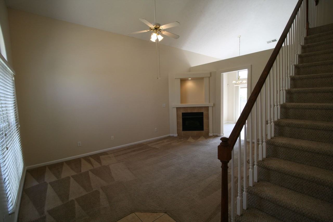 728 Rambling Creek Dr - Photo 2 of 21